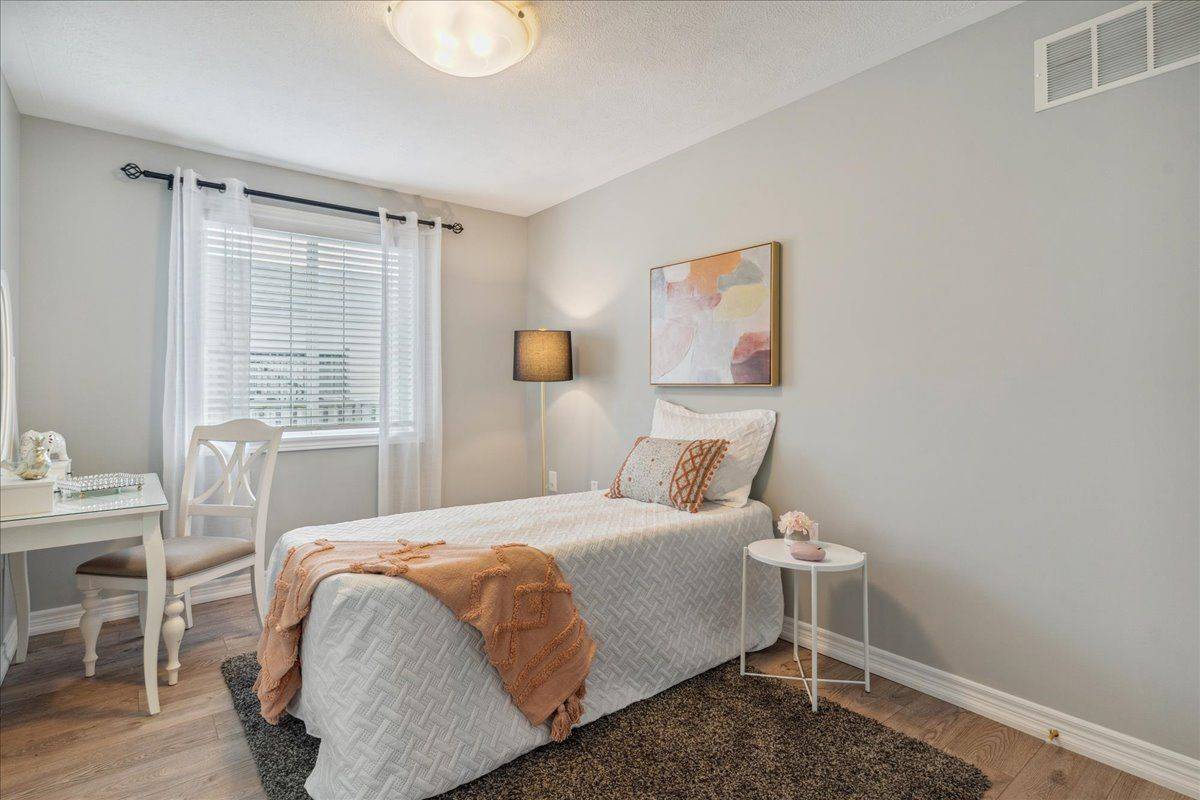 29 Mapleview DR, Haldimand, ON N0A 1H0