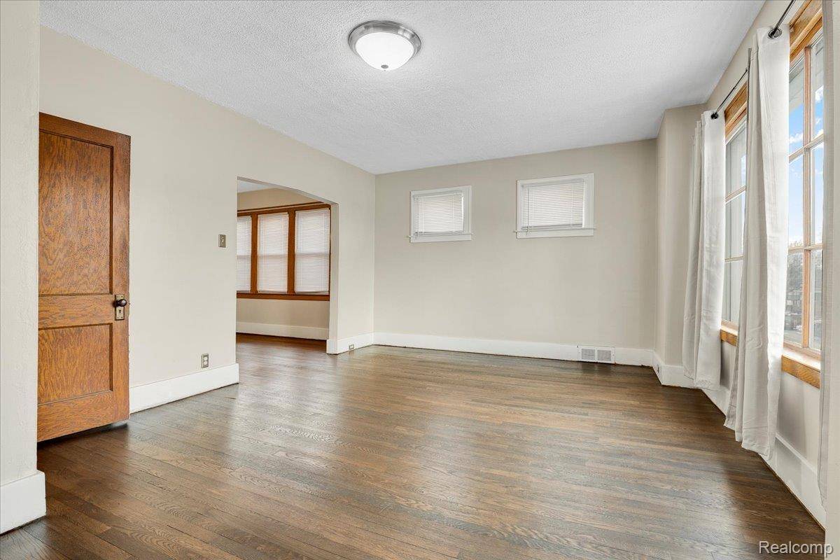 1413 Wayburn, Grosse Pointe Park, MI 48230