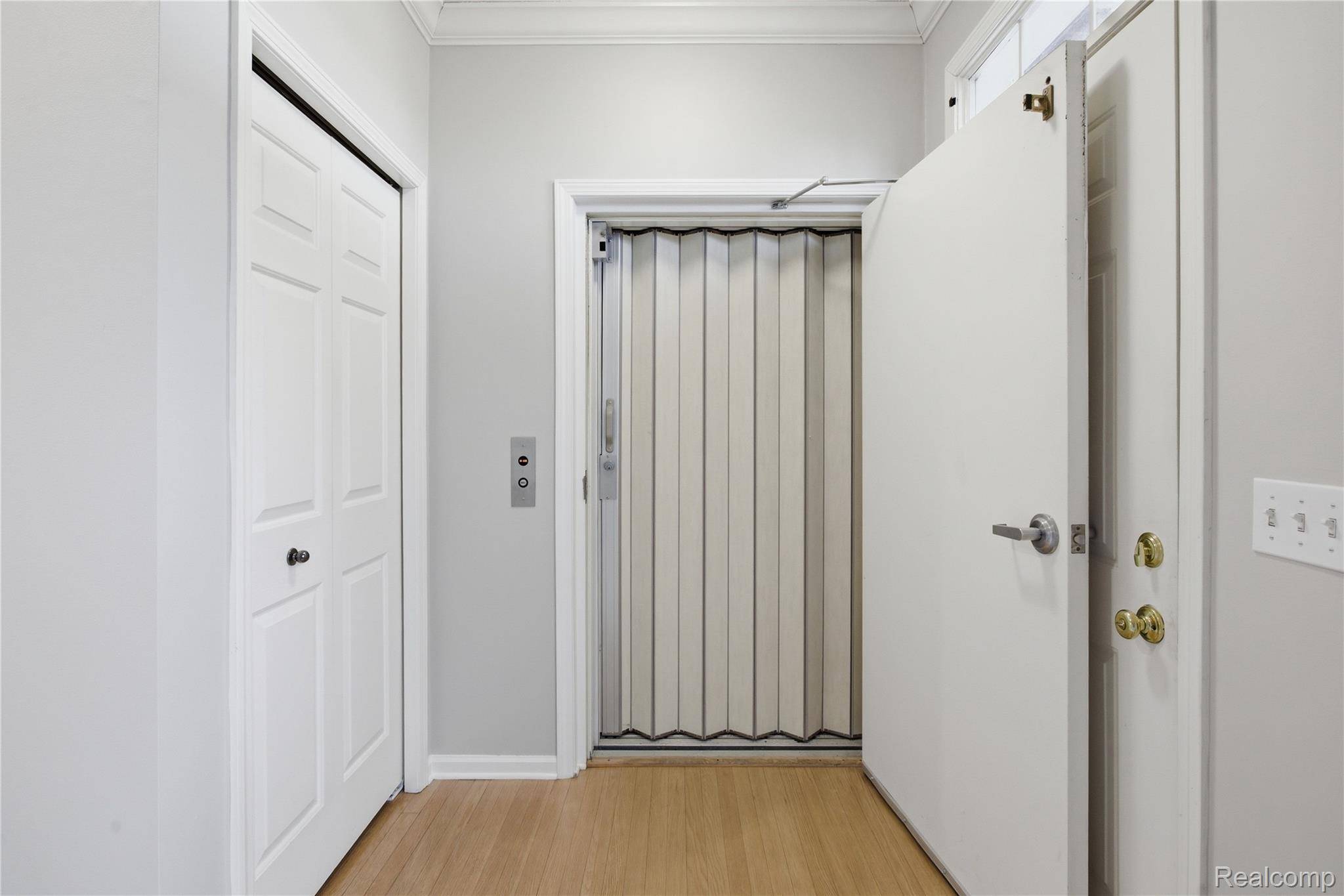 1468 Devon LN, Troy, MI 48084