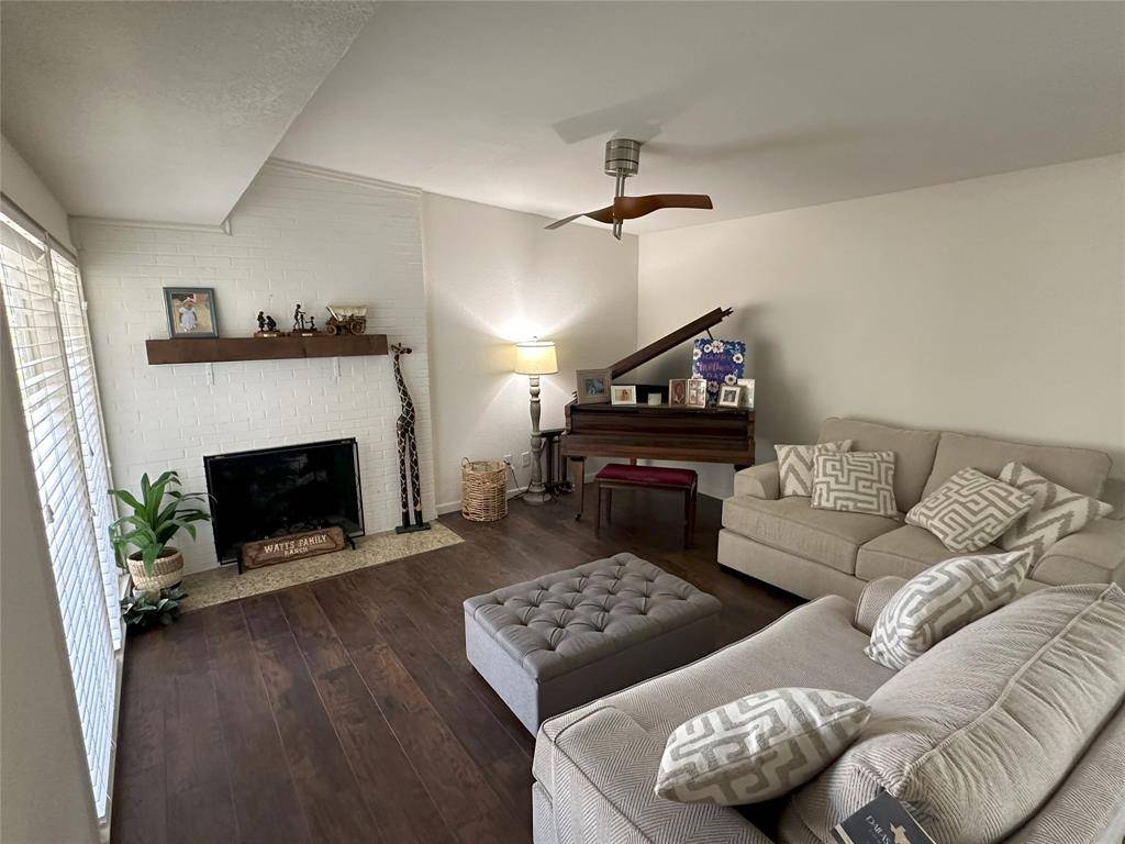 5736 Wedgmont Circle N, Fort Worth, TX 76133