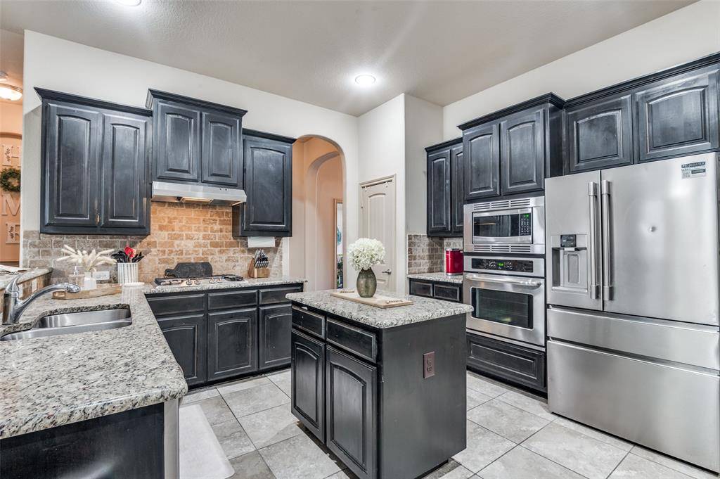 1501 Bricknell Drive, Glenn Heights, TX 75154