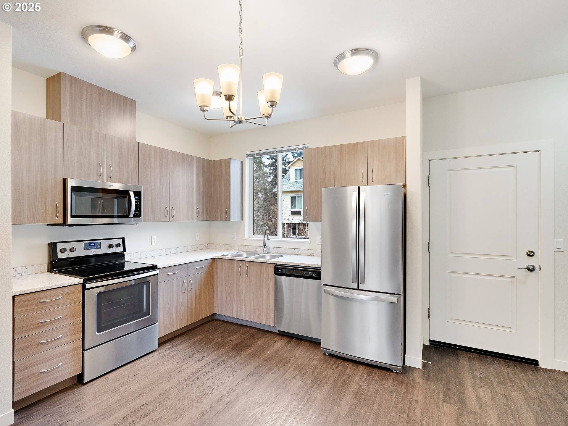 10829 E BURNSIDE ST, Portland, OR 97216