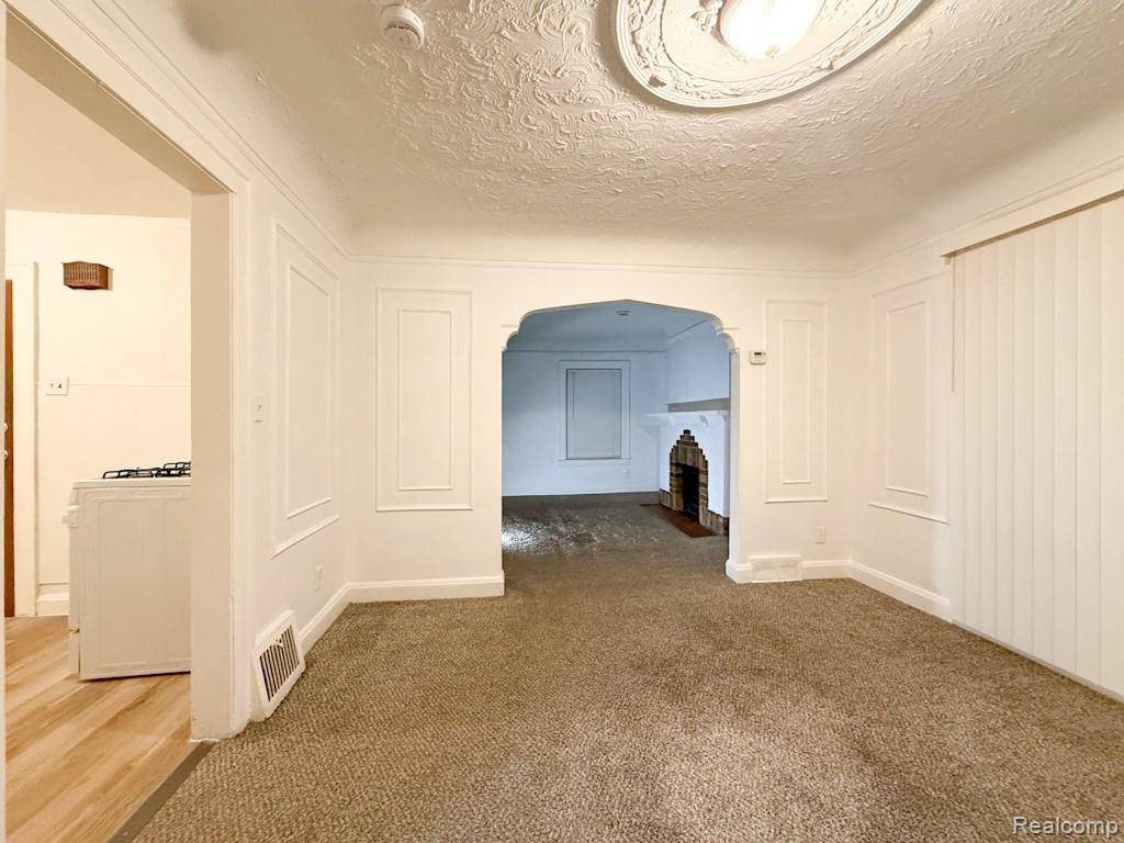 17214 Roselawn ST N, Detroit, MI 48221