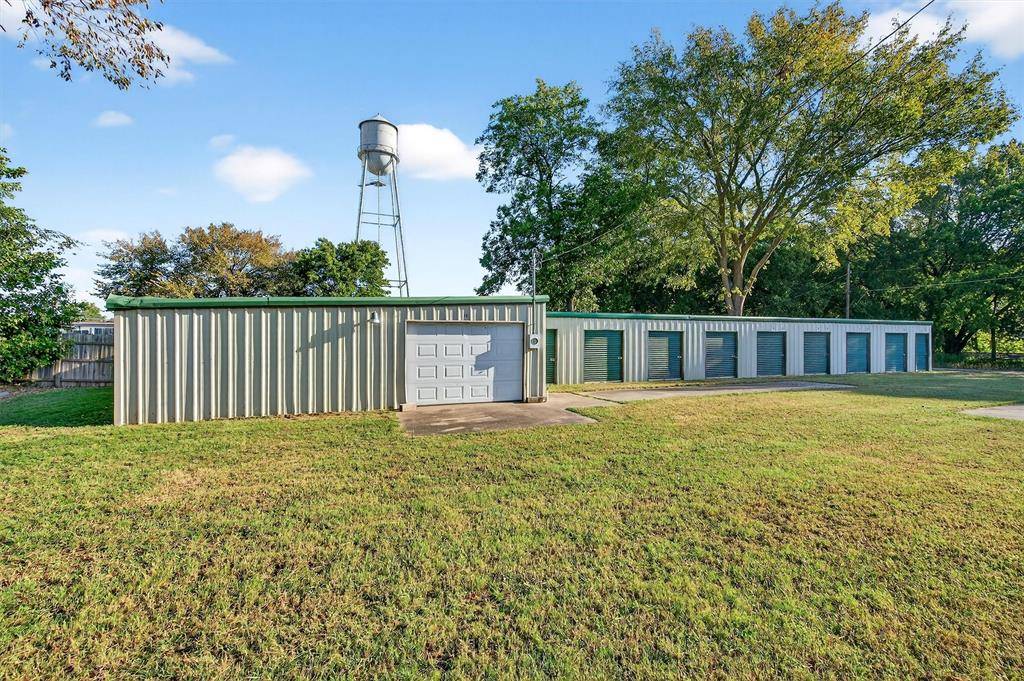 104 S Commercial Street, Bells, TX 75414