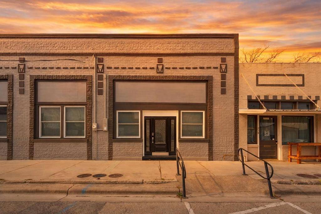 202 N Avenue D, Clifton, TX 76634