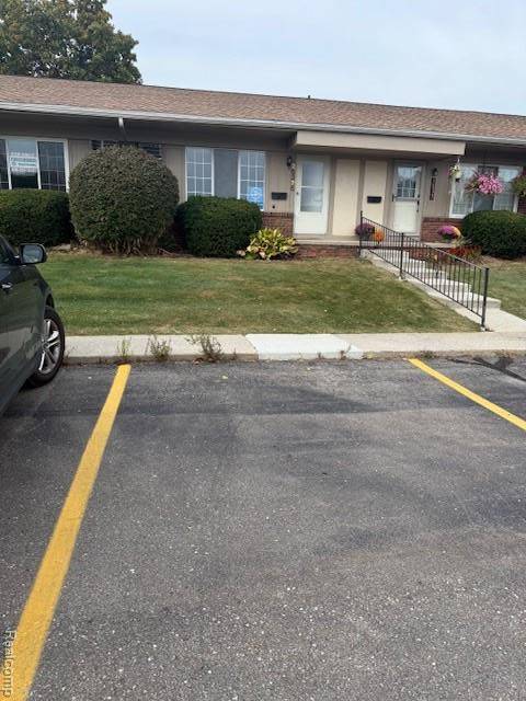 25325 Potomac DR #3, South Lyon, MI 48178
