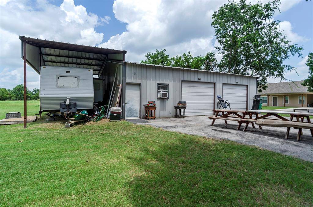 102 N Mesquite Street, Paradise, TX 76073