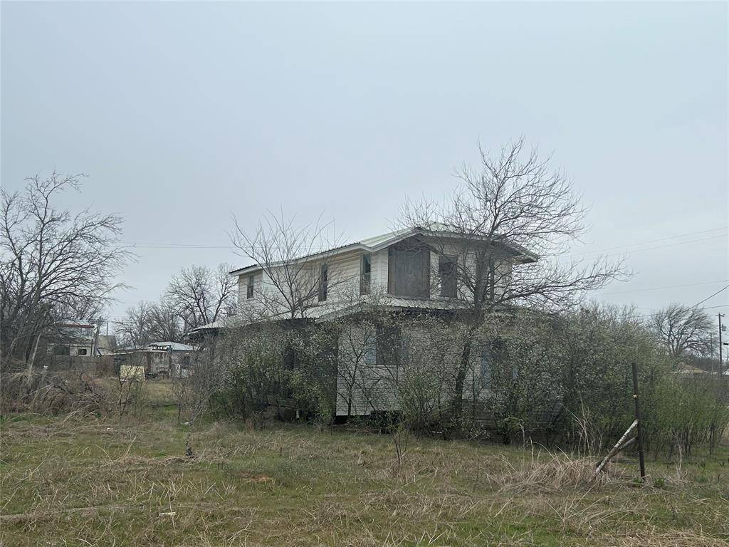 105 Texas Avenue, Newcastle, TX 76372