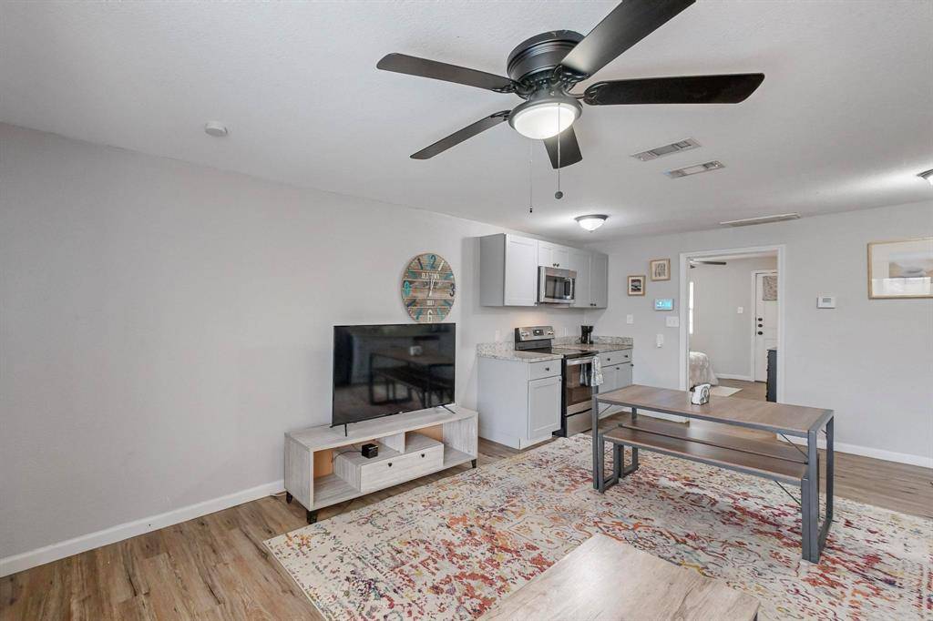 1532 Whitaker Avenue, Dallas, TX 75216