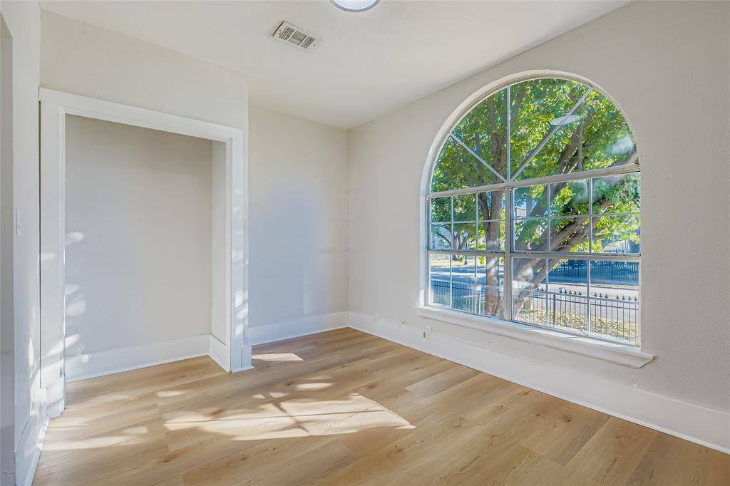 603 W Pembroke Avenue, Dallas, TX 75208