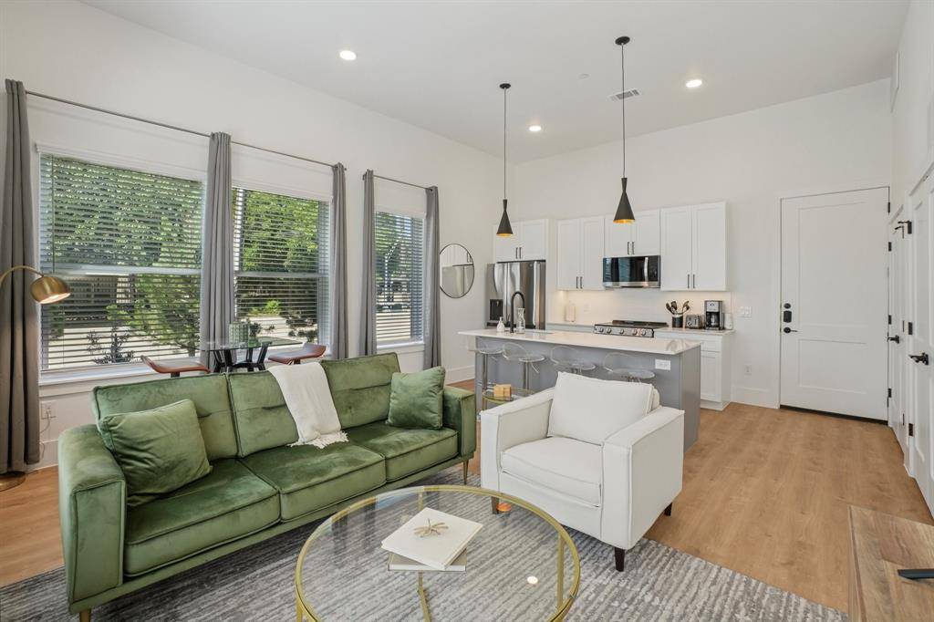 6418 Maple Avenue #302, Dallas, TX 75235