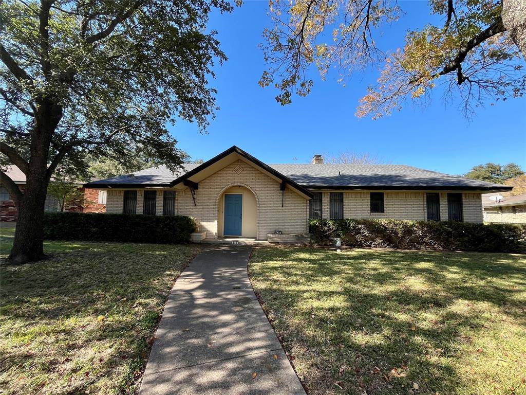 2133 Oak Valley Lane, Dallas, TX 75232