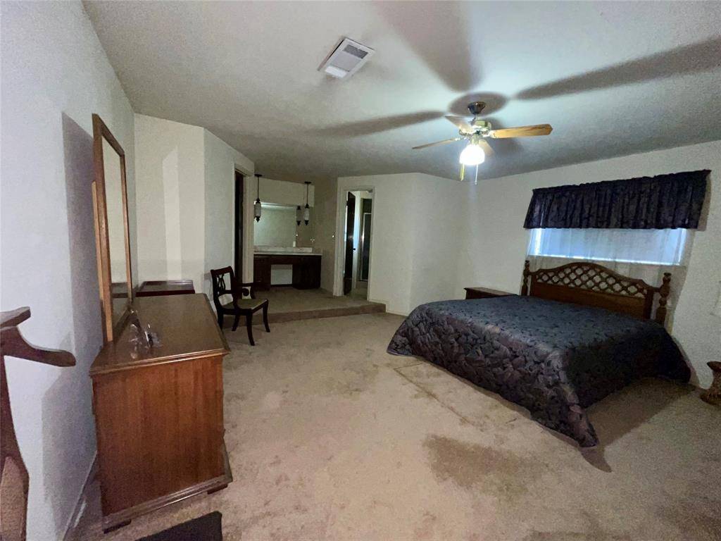 2133 Oak Valley Lane, Dallas, TX 75232