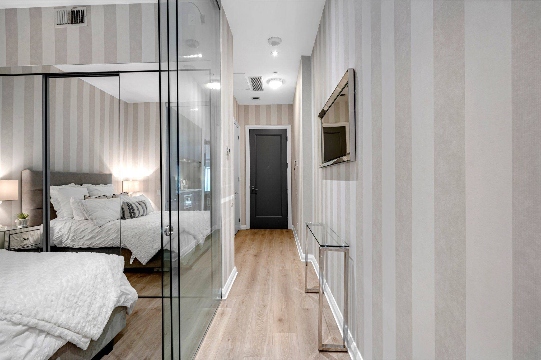 155 Yorkville AVE #304, Toronto C02, ON M5R 1C4