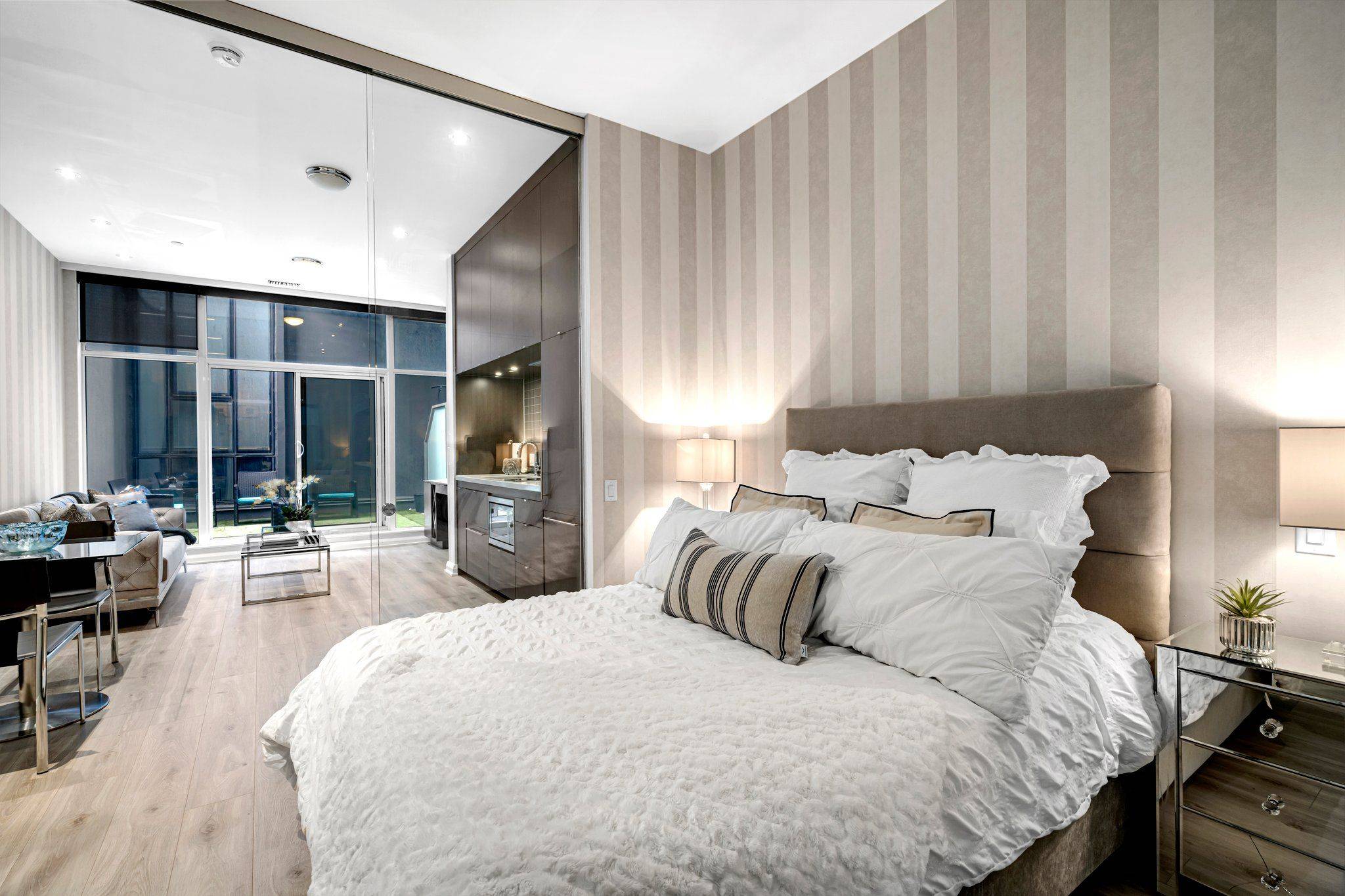 155 Yorkville AVE #304, Toronto C02, ON M5R 1C4