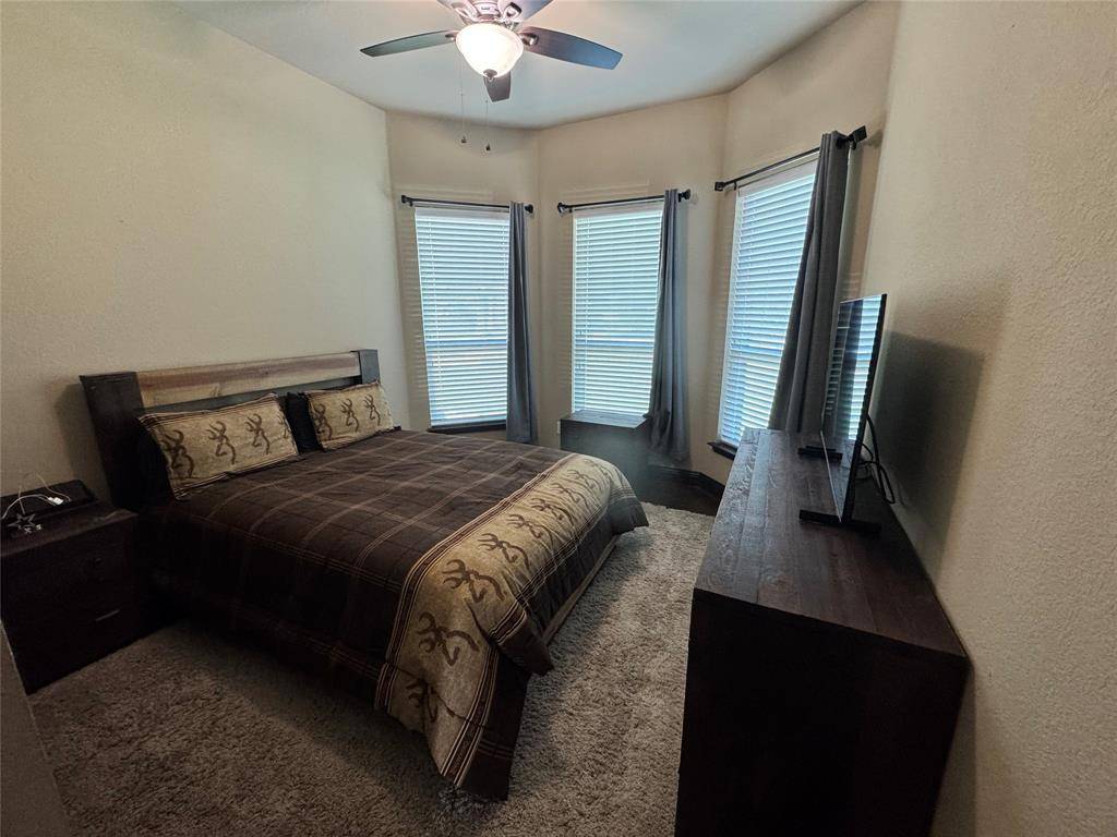 8228 Preserve Oaks Drive, Burleson, TX 76028
