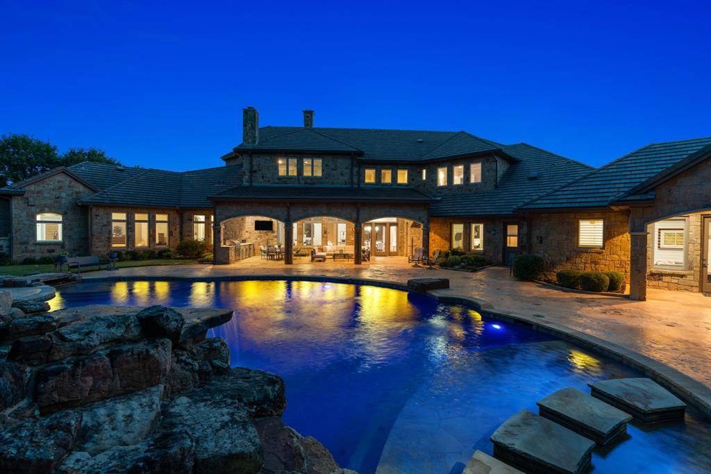 1908 Point De Vue Drive, Flower Mound, TX 75022