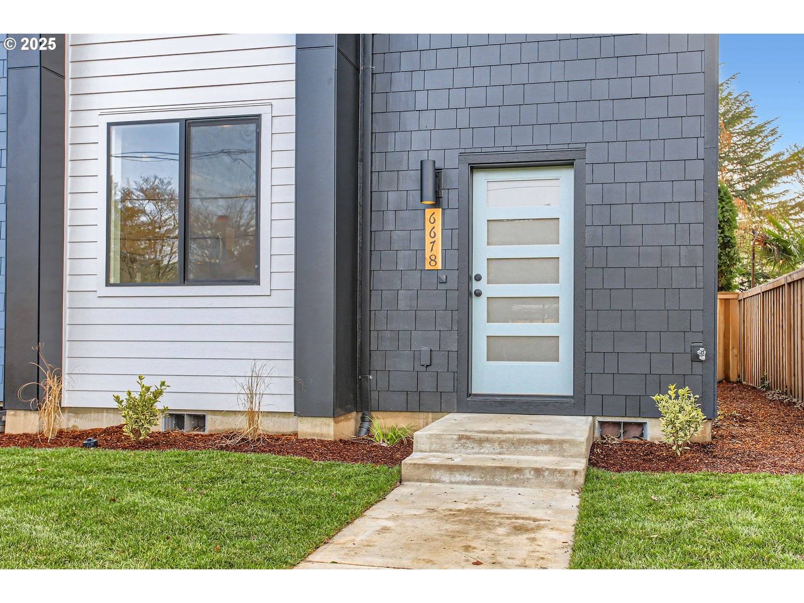 6678 SE CLINTON ST, Portland, OR 97206