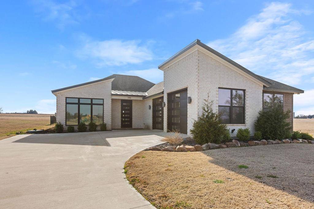 186 Desert Mountain Drive, Gordonville, TX 76245