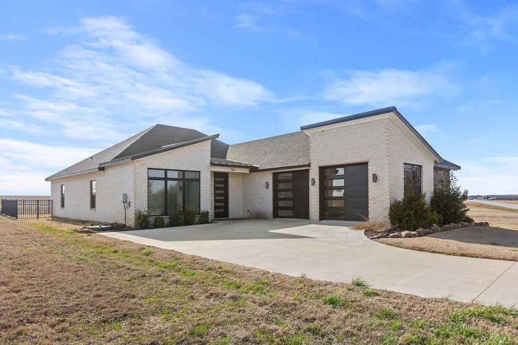 186 Desert Mountain Drive, Gordonville, TX 76245