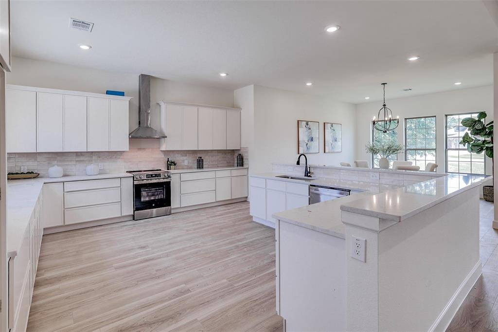 1601 Sea Breeze Court, Azle, TX 76020