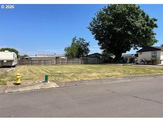 11842 NE CHATEAU DR NE, Woodburn, OR 97071