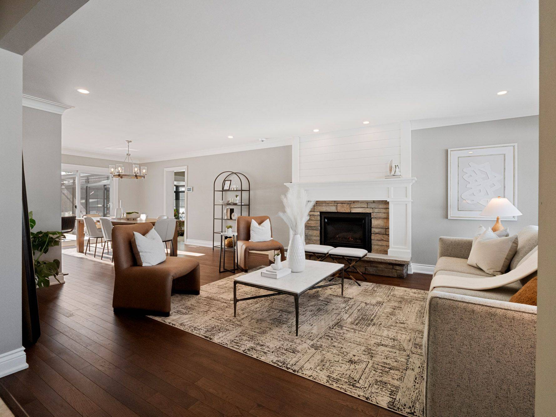 2189 Niagara Pkwy, Fort Erie, ON L2A 5M4