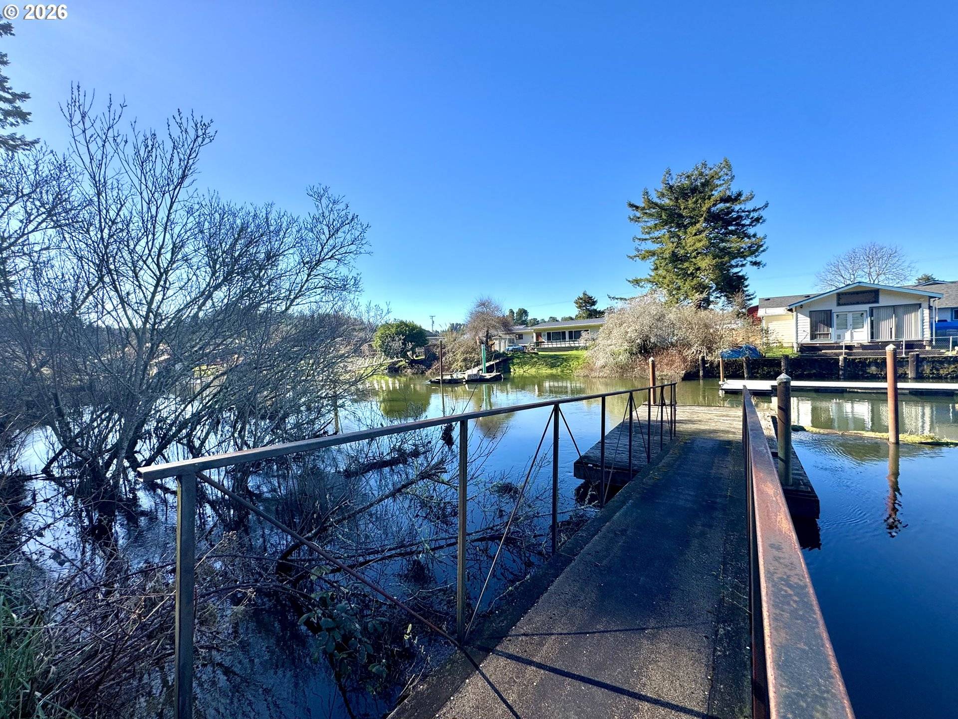 160 Hilltop DR, Lakeside, OR 97449