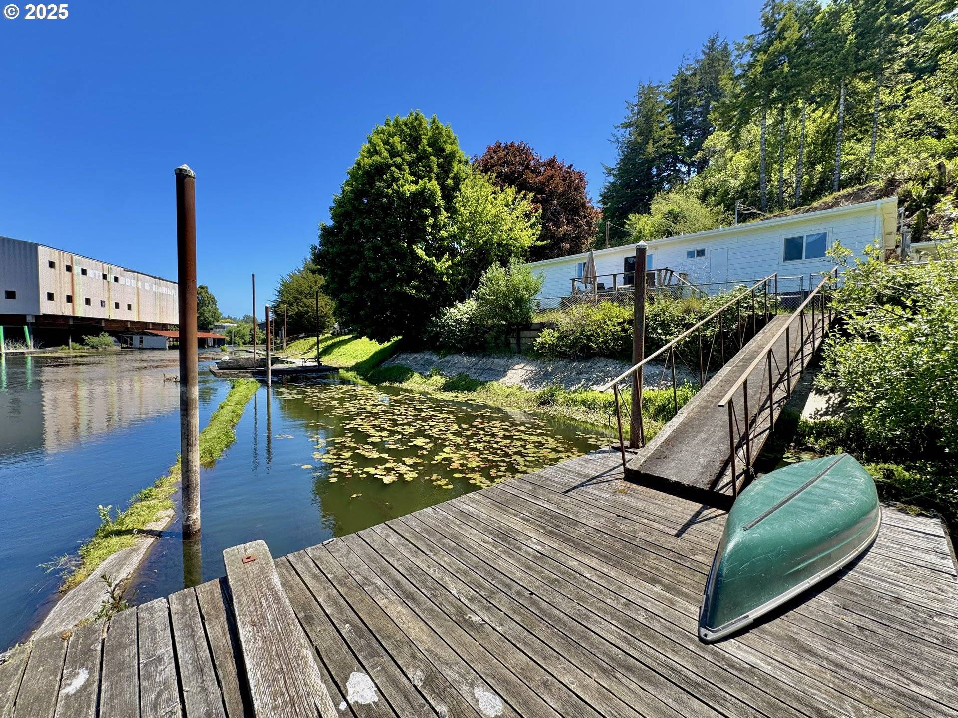 160 Hilltop DR, Lakeside, OR 97449