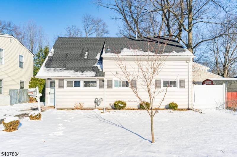 2 Gold St, Green Brook Twp., NJ 08812