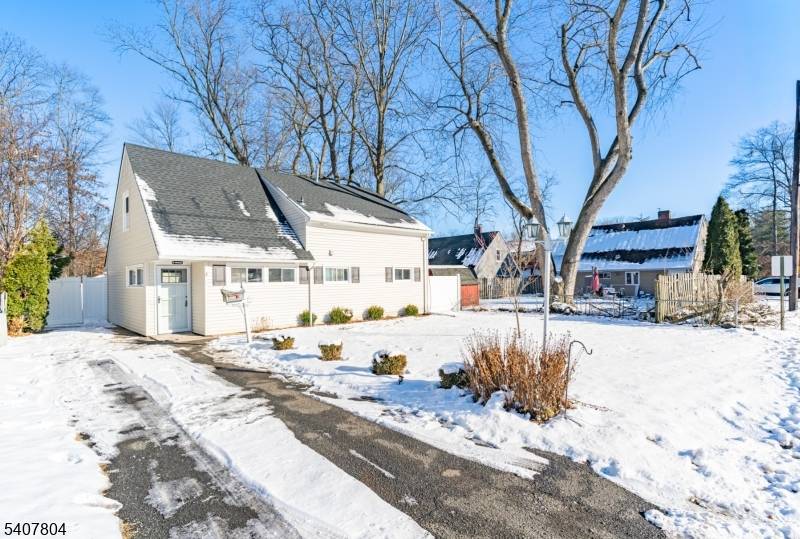 2 Gold St, Green Brook Twp., NJ 08812