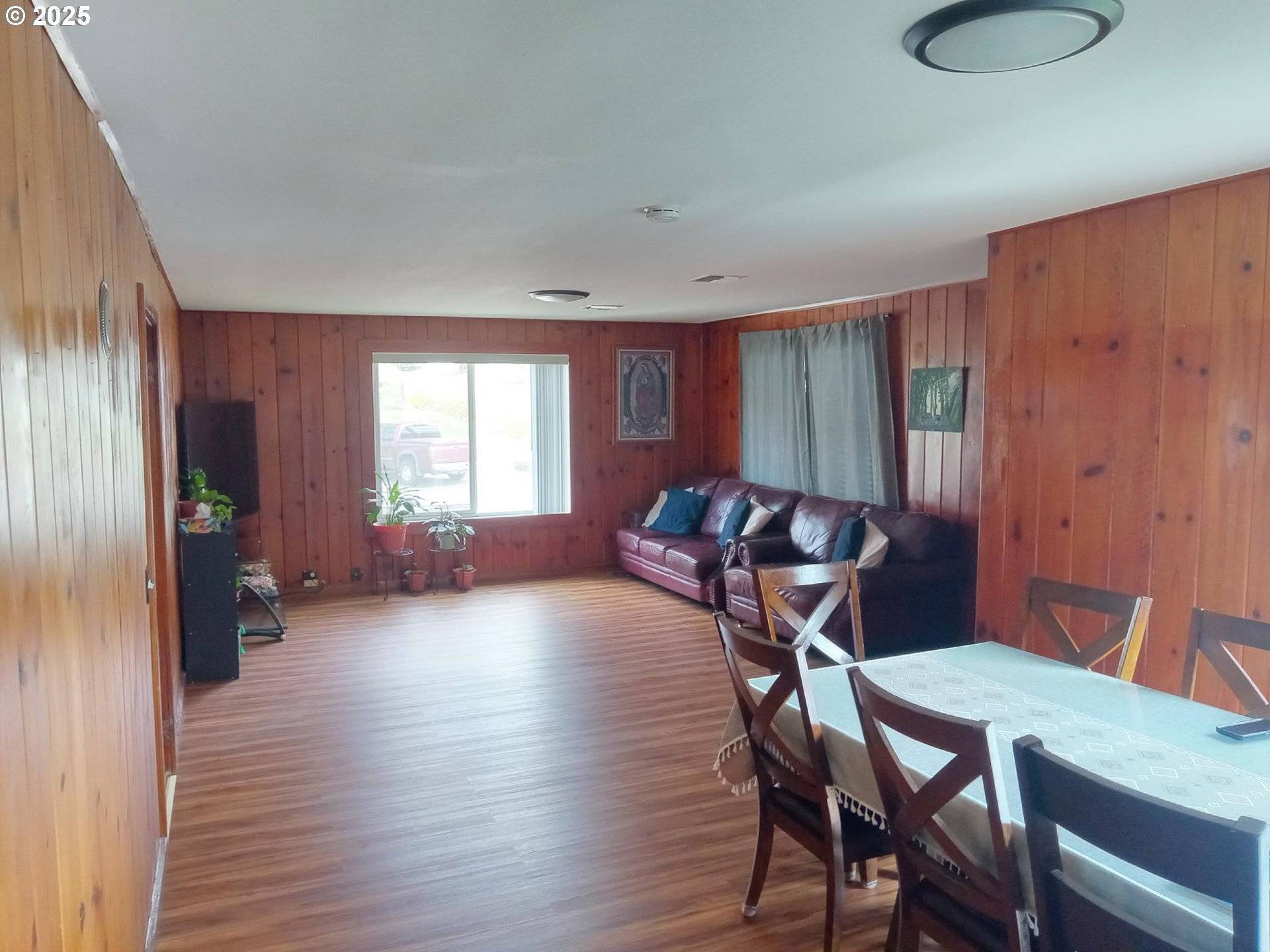 113 N WALNUT ST, Bingen, WA 98605