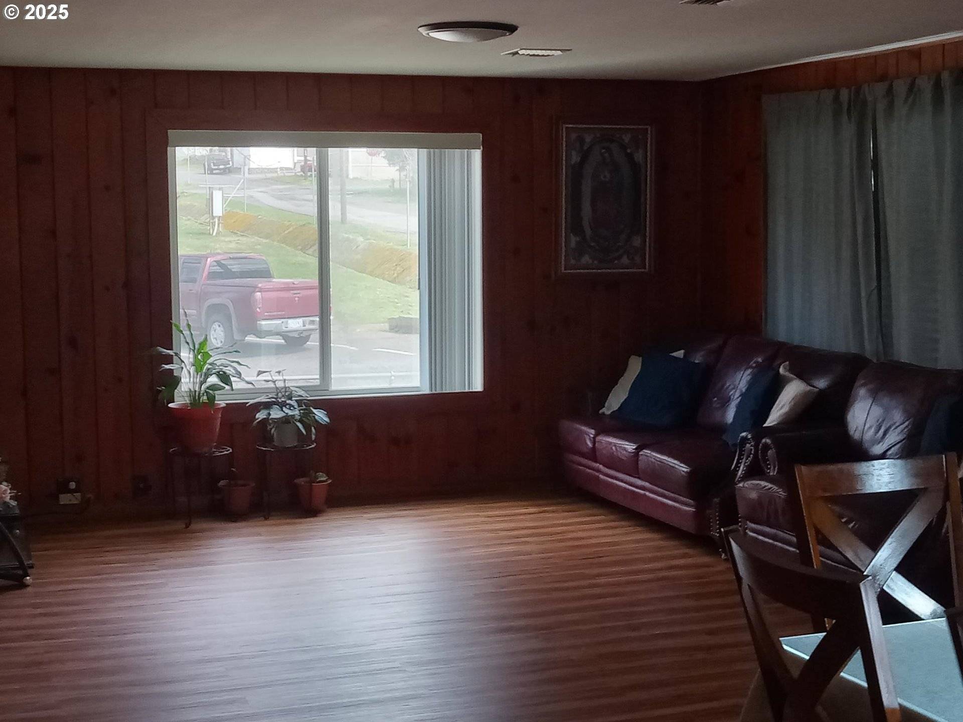 113 N WALNUT ST, Bingen, WA 98605