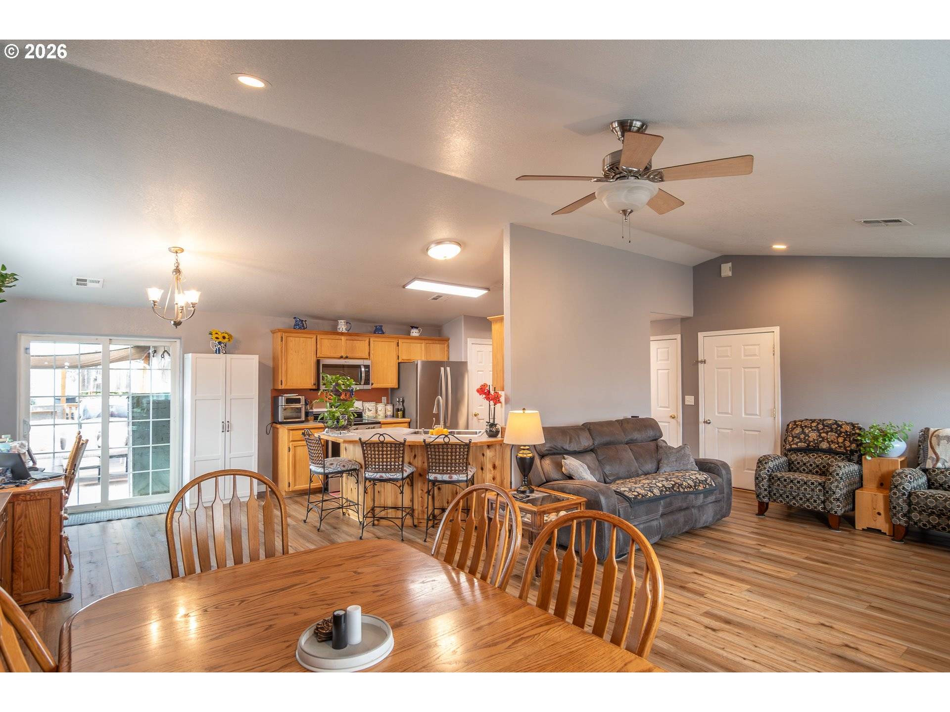 380 SUNNYSIDE DR, Winston, OR 97496