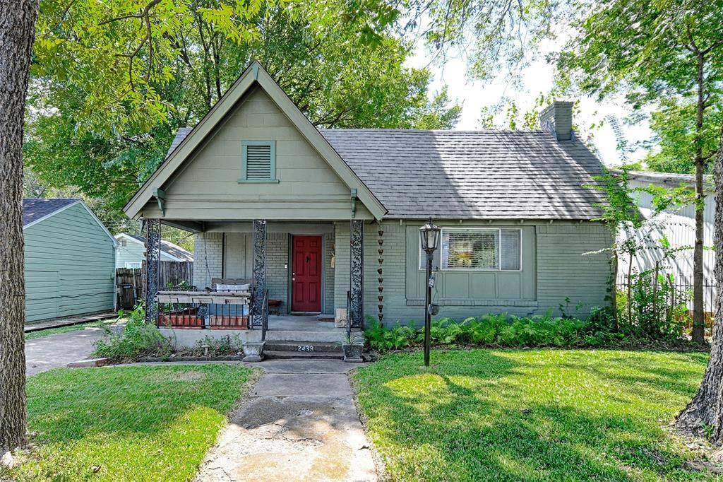 2438 Sharon Street, Dallas, TX 75211