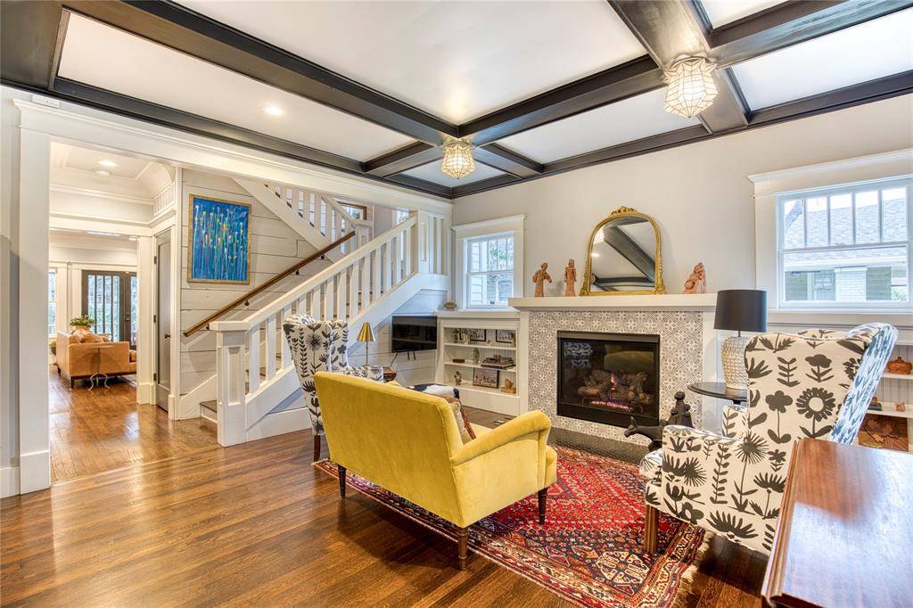 211 N Rosemont Avenue, Dallas, TX 75208