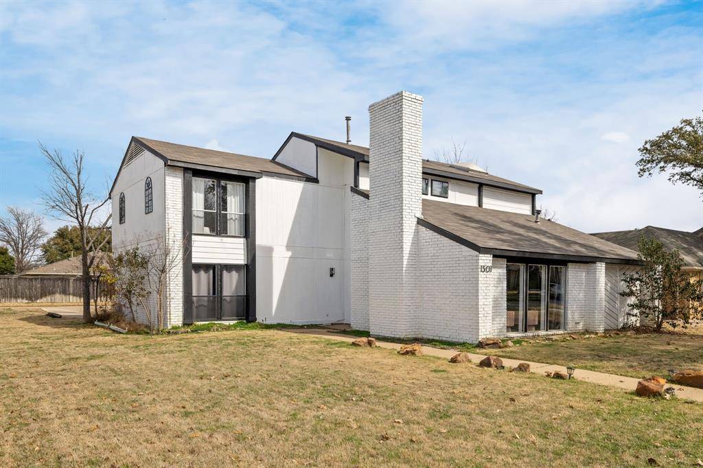 1301 N Trail Drive, Carrollton, TX 75006