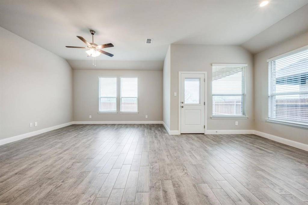 3077 Lionsgate Drive, Argyle, TX 76226