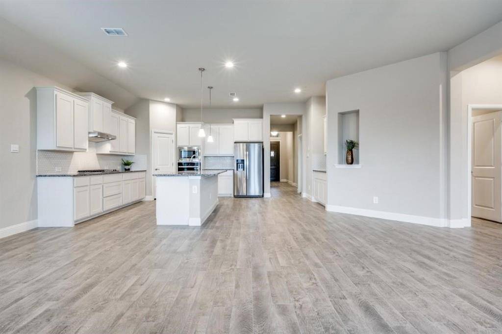 3077 Lionsgate Drive, Argyle, TX 76226