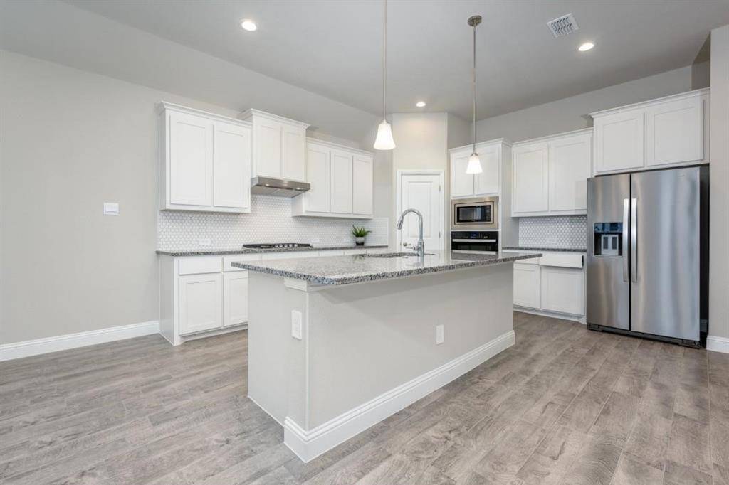 3077 Lionsgate Drive, Argyle, TX 76226