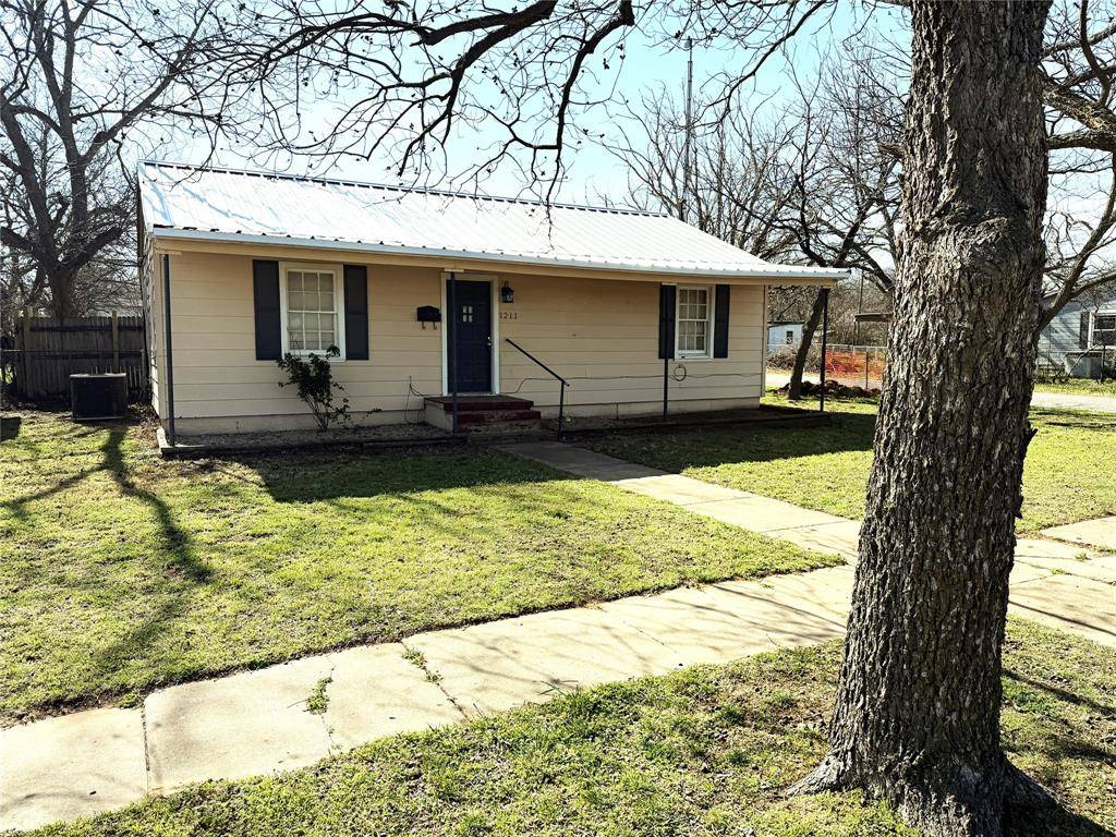 1211 W 12th Street, Cisco, TX 76437