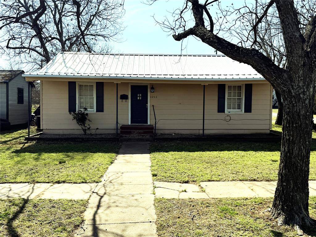 1211 W 12th Street, Cisco, TX 76437