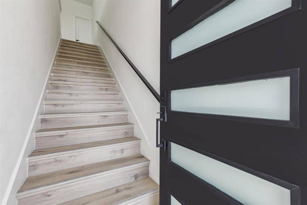 521 N Denley Drive, Dallas, TX 75203