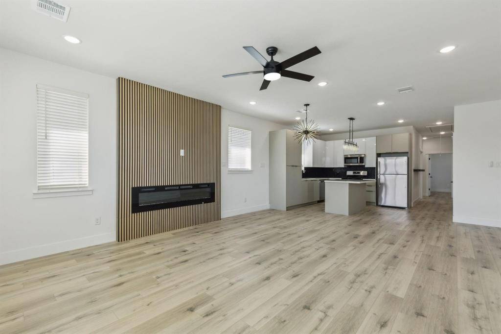 521 N Denley Drive, Dallas, TX 75203