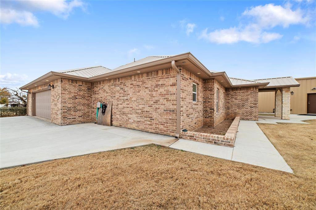 241 E Circle Drive, Coleman, TX 76834