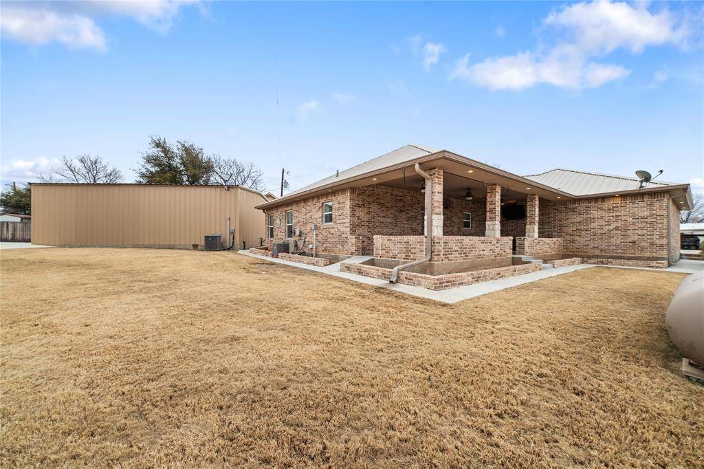 241 E Circle Drive, Coleman, TX 76834