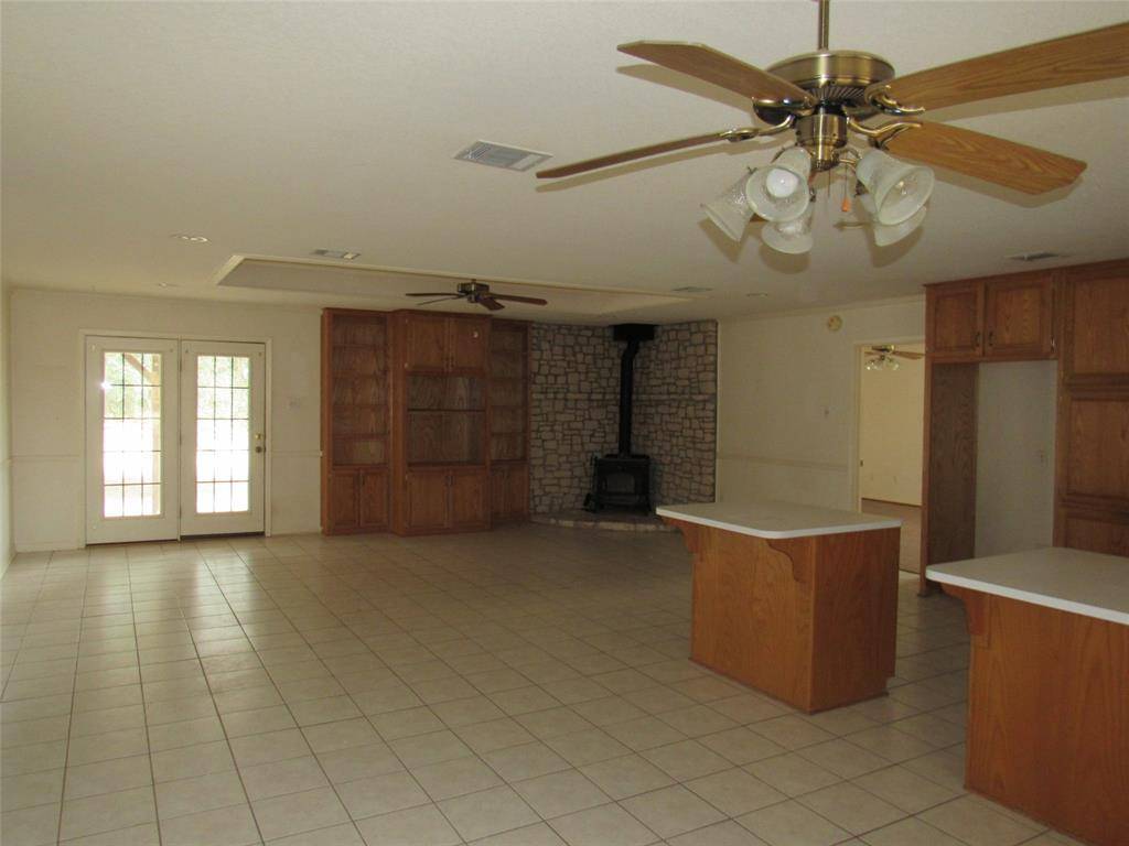 6721 Golinda Drive, Golinda, TX 76655