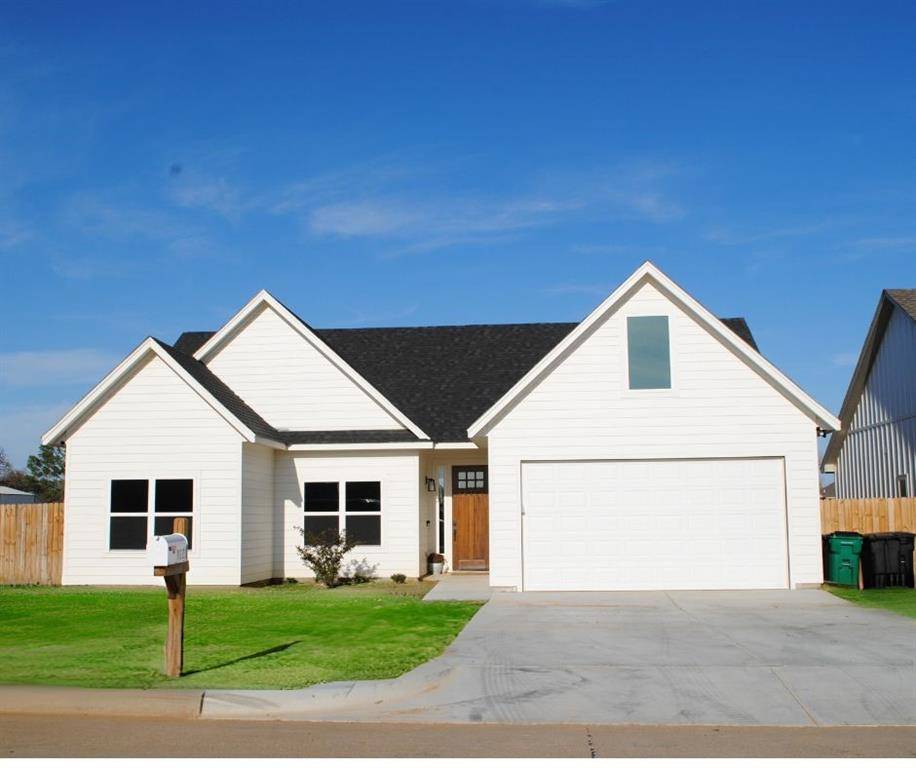 9221 Parkview Circle, Tolar, TX 76476