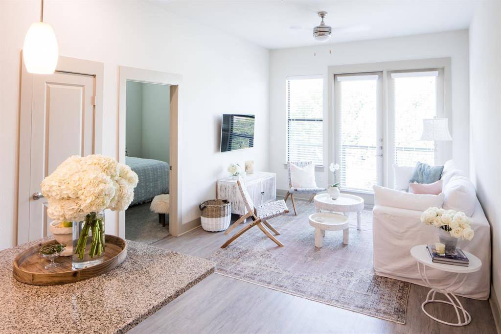 7518 Eastern Avenue #301, Dallas, TX 75209