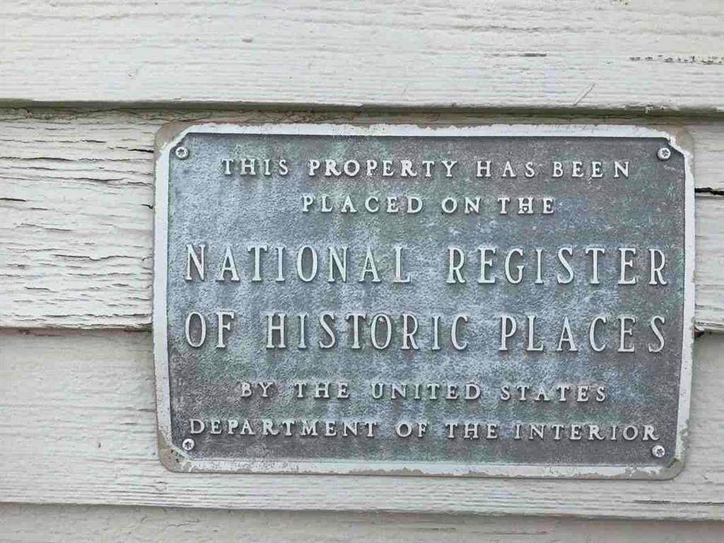 408 S Railroad Avenue, Calvert, TX 77837